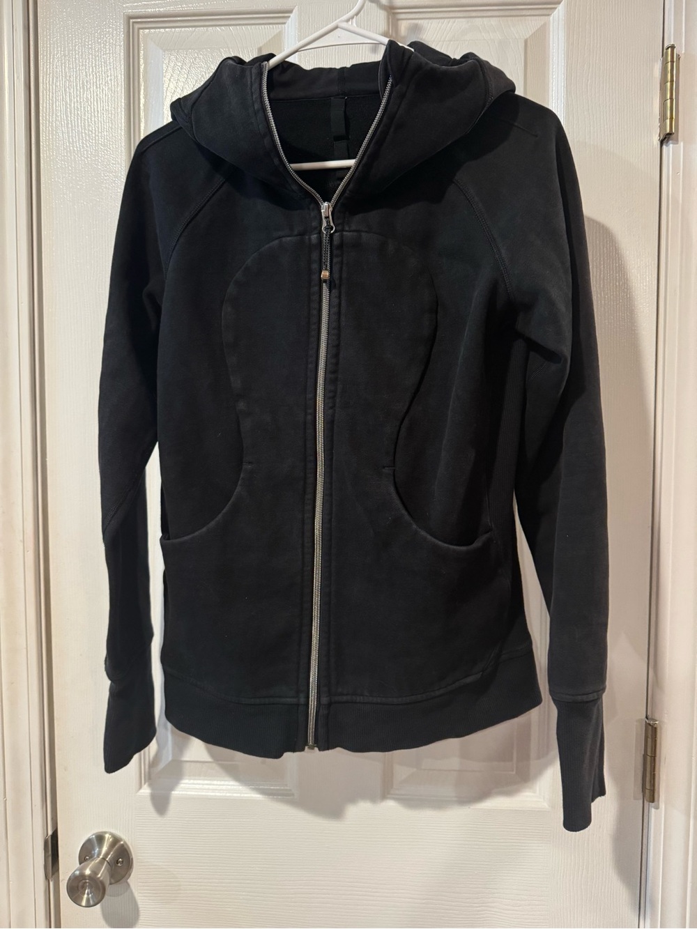 Lululemon scuba size 8
